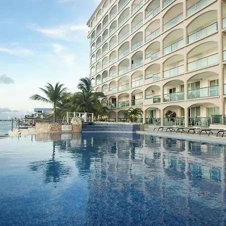 Oceanfront Luxury -4-King Suites Dive Pick Ups-Walk To Dining & Shops
